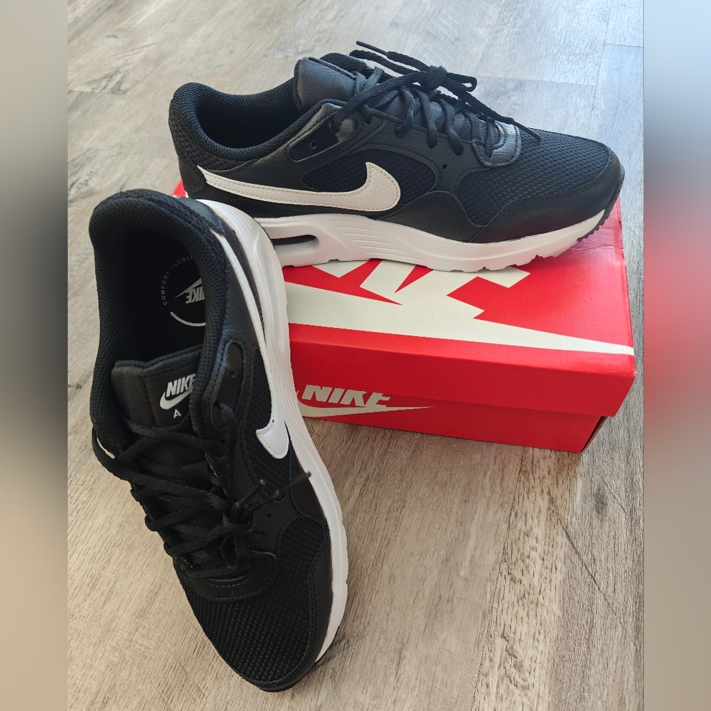 Women's Nike Air Max SC Size 9.5